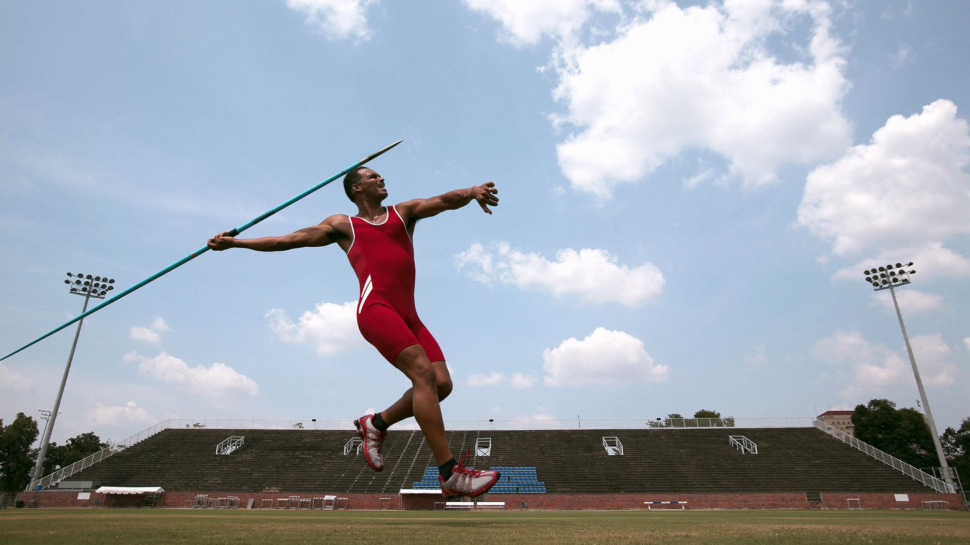 _环天跑：在天空中迎风奔跑_，什么时候给树木施肥